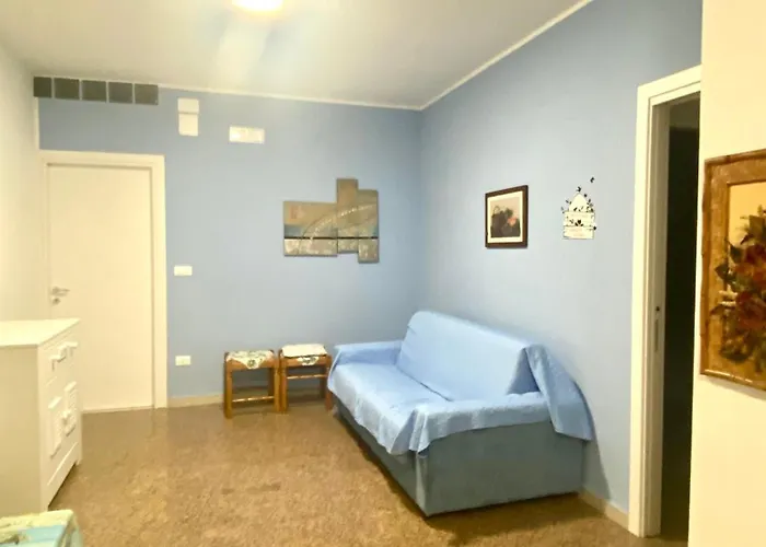 アパート Marehouse